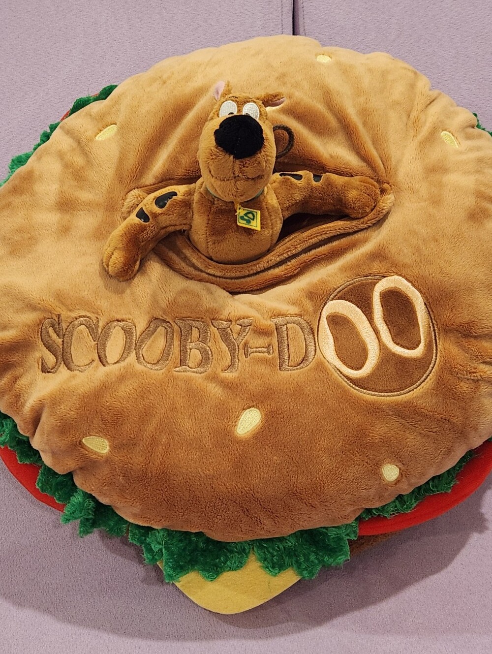 NWT! 2015 Universal Studios Scooby Doo Burger 16in Pillow Plush